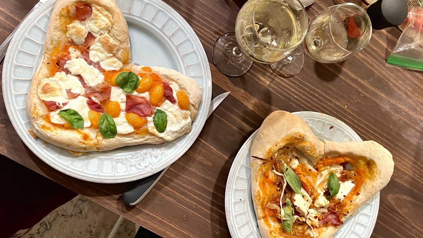 Date Night Idea: Homemade Pizza